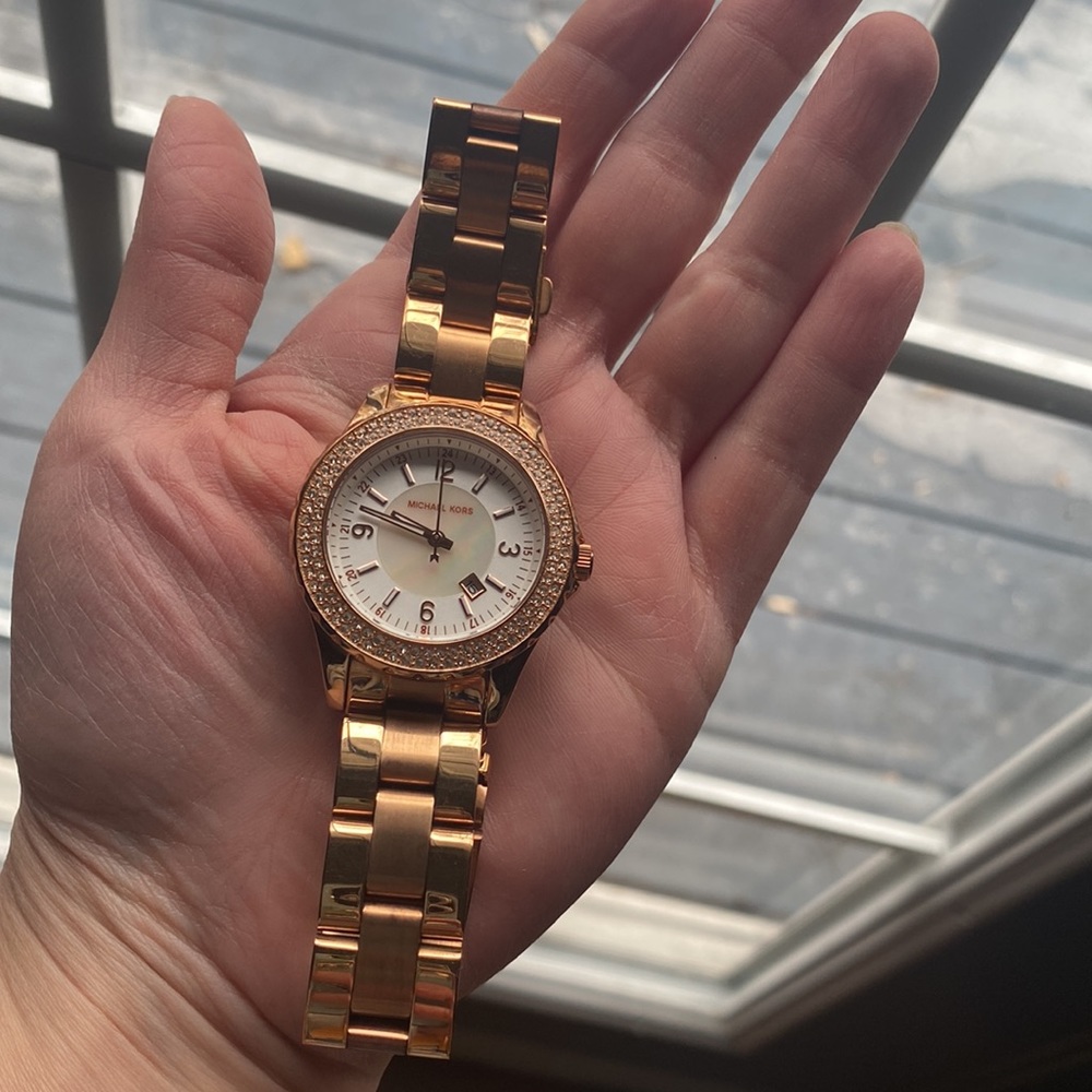 Michael Kors watch. Great condition. - Picture 3 of 3